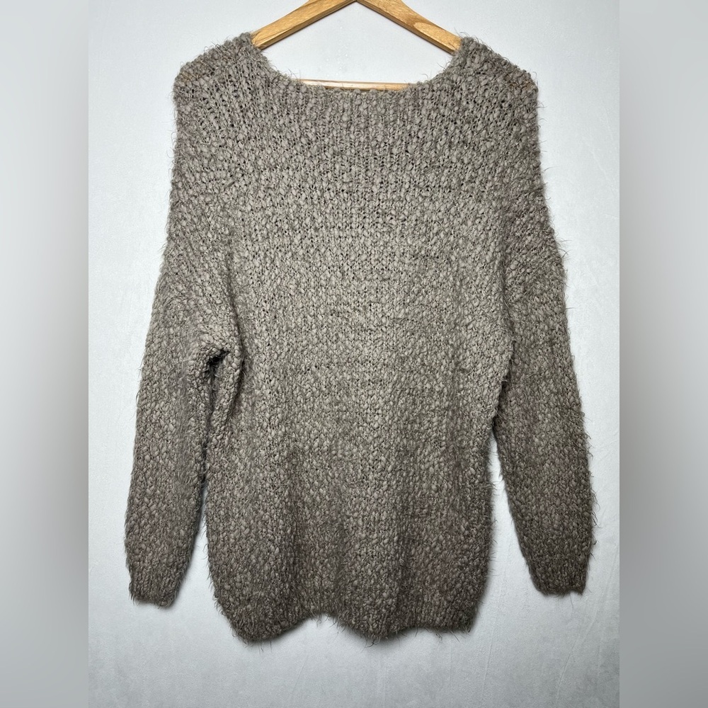 Altar’d State Women’s Gray Chunky Knit Fringe Thread V Neck Boxy Sweater Size M - Picture 2 of 4